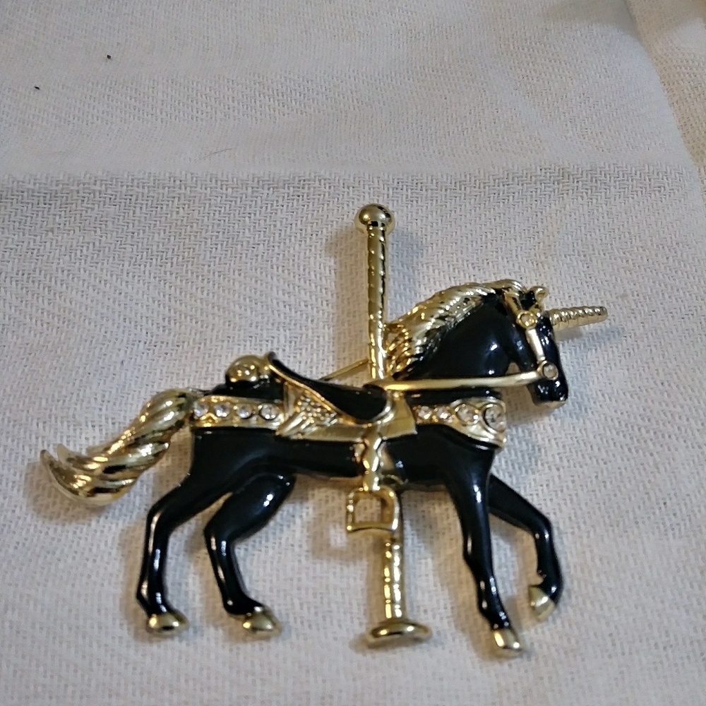 Vintage broach